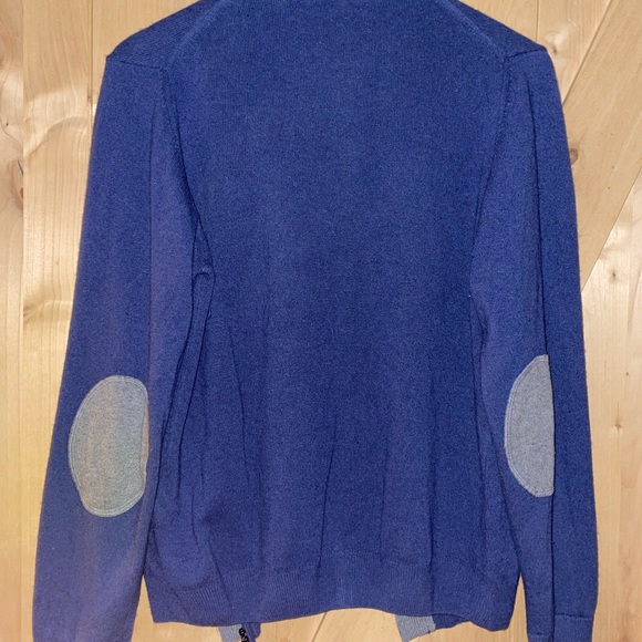 Sweater - Picture 10 of 11